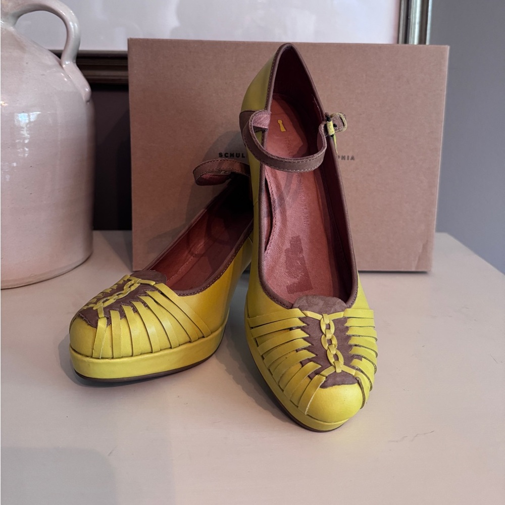 Anthro Schuler & Sons Chartreuse Retro Nouvelle Heels 8M